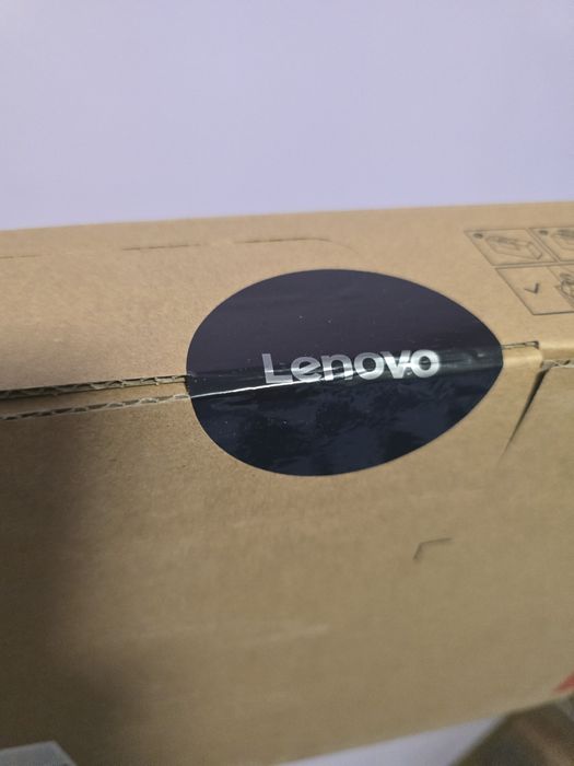 Laptop Lenovo IdeaPad Slim 3 15ABR8