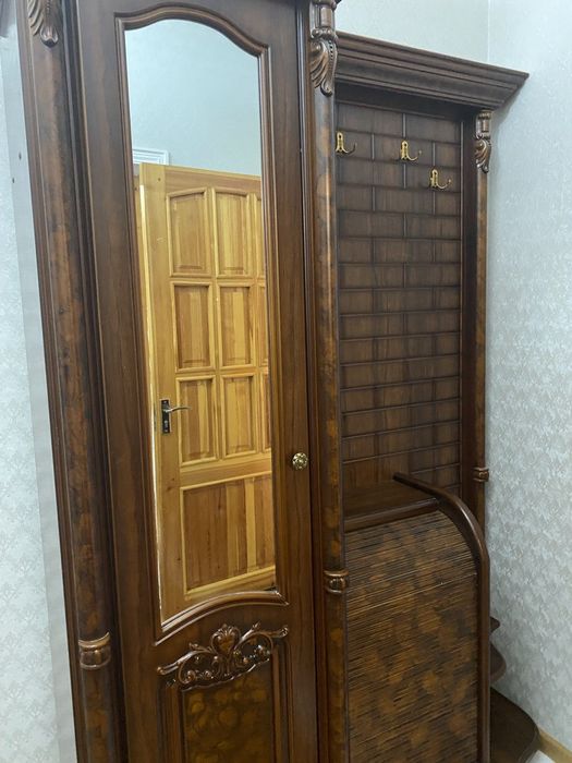 Прихожая в отличном состоянии, 2х1,4х0,45