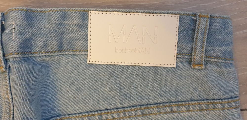 Blugi  marimea 34 nou