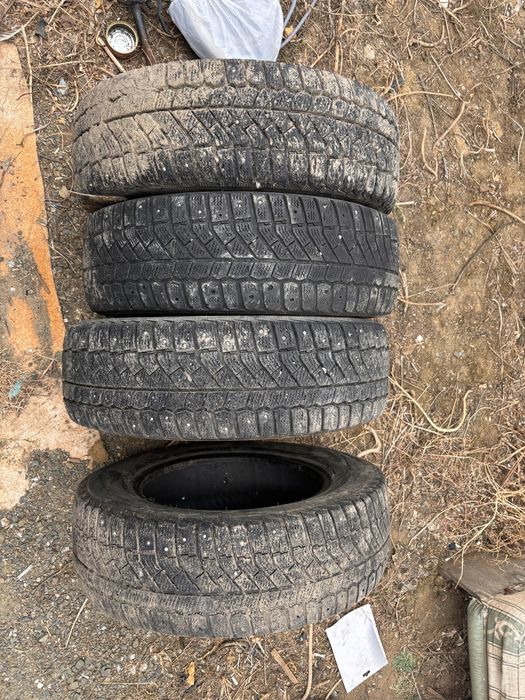 продам покрышки шипы 215 /65 r15