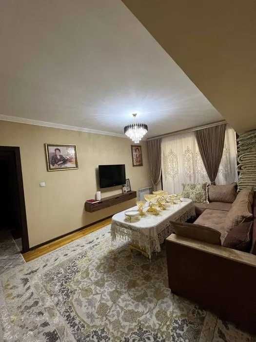 Продается 2-комнатная квартира, Мирзо-Улугбек Эко Базар, кирпичный дом