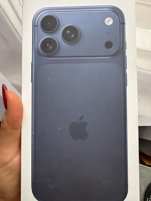 Продам новый iPhone 17 pro max 256гб