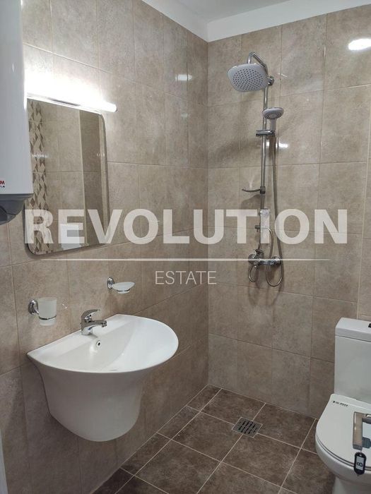 Дава се под наем Двустаен апартамент в Варна, Галата - 65 кв.м за 300 € - Снимка #4