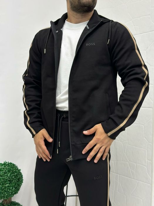 Trening Boss marimea L, XL, XXL