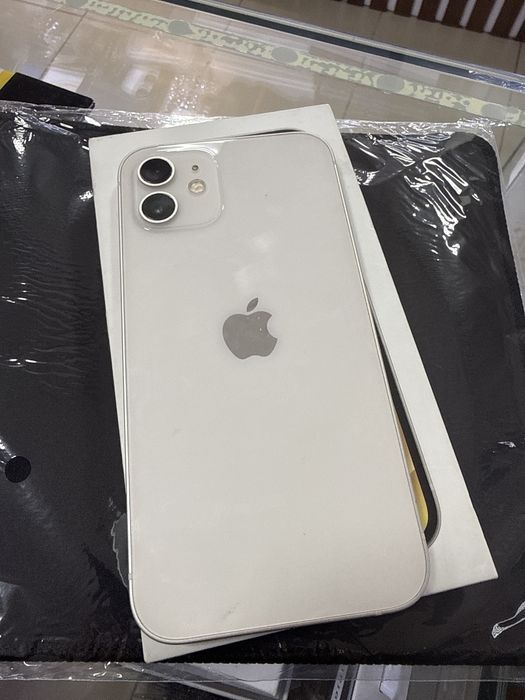 Айфон 12 отличном состояние