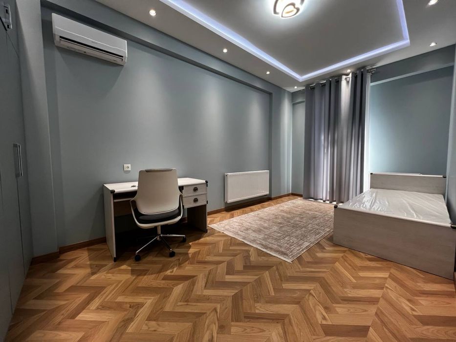 4/4/8 Шота Руставели, ориентир Бобур парк, два санузла, мебель техника