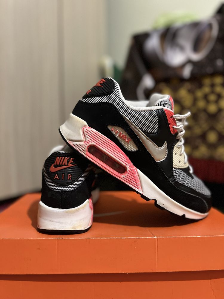 Nike Air Max 90 LE GS ‘Black Metalic Silver