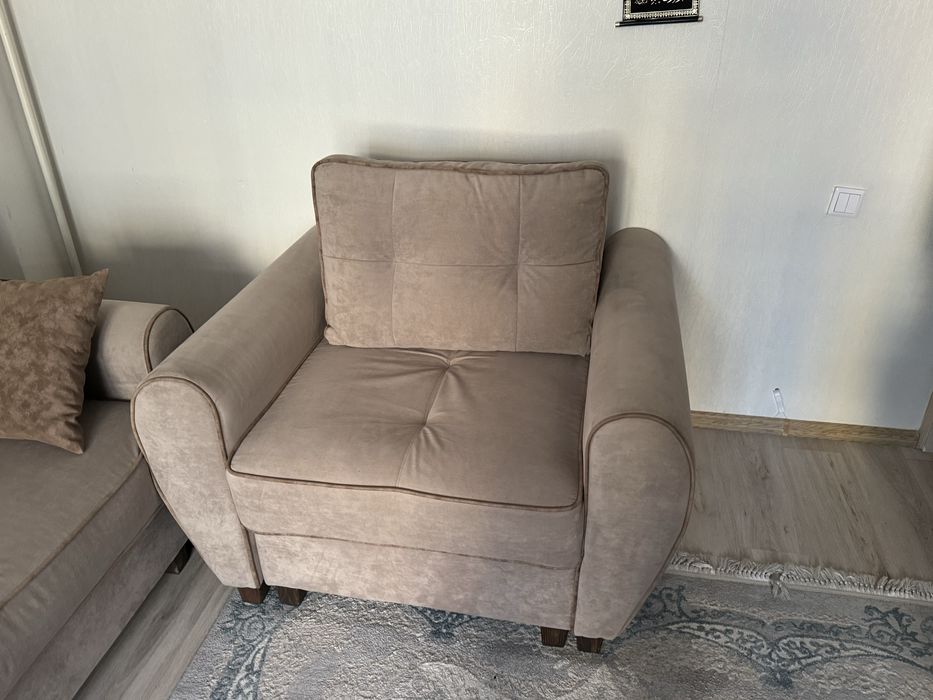 Диван, кресло.