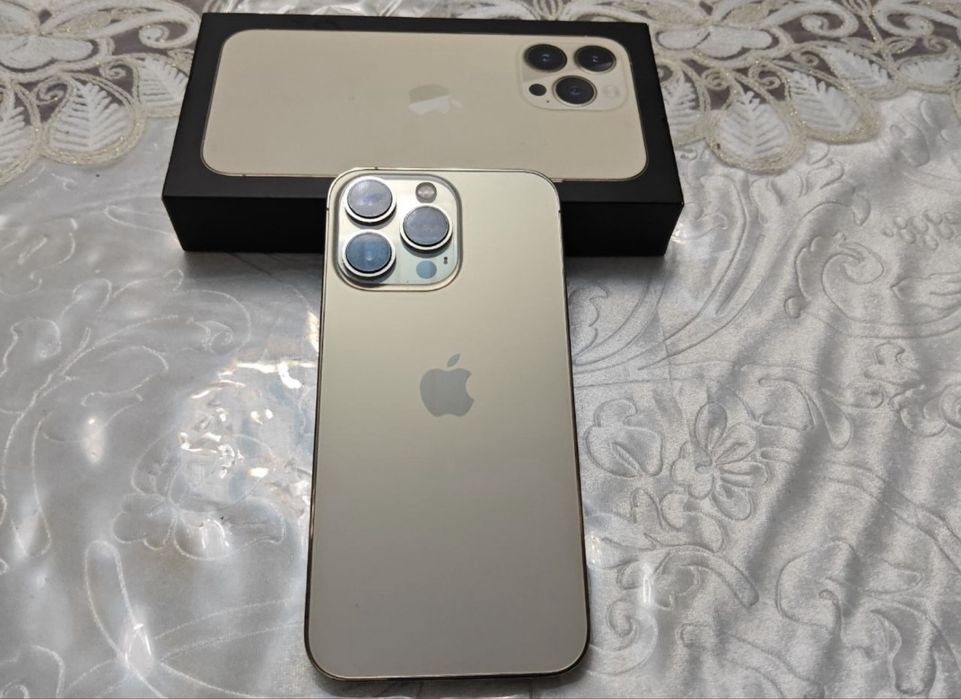 Iphone 13 Pro gold