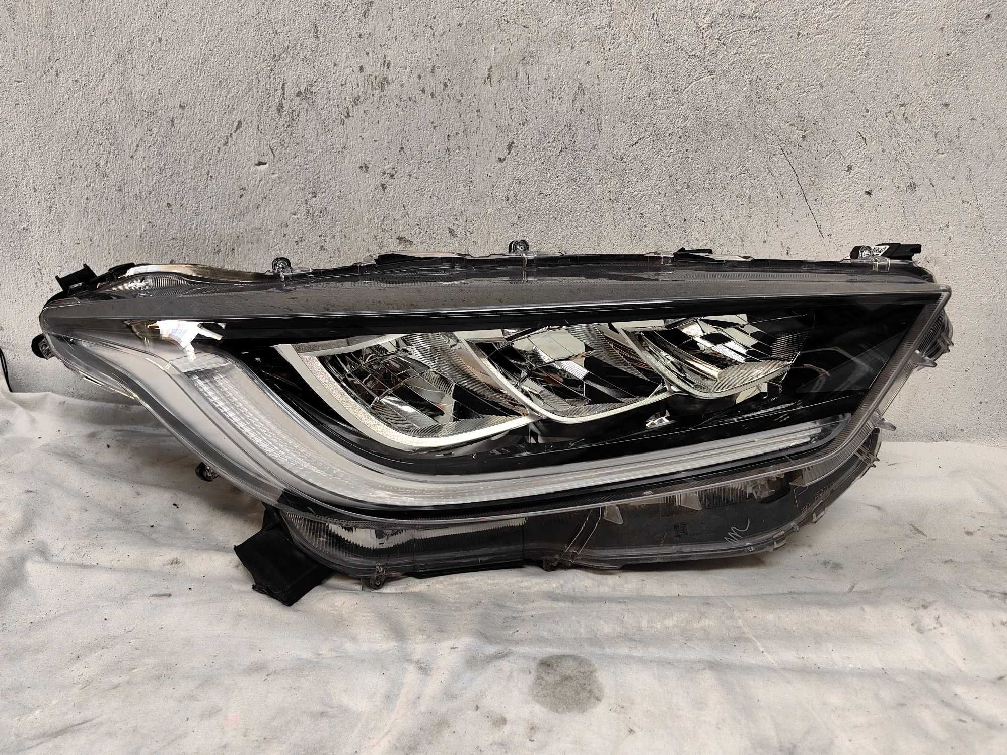 Оригинален фар Тойота Ярис  Toyota Yaris  Full Led