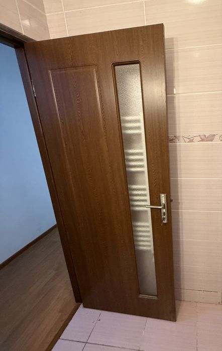Usa de interior si canapea extensibila ikea