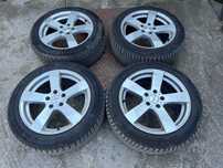 Продавам джанти с гуми Pirelli 215/55/17 DOT3824 за Audi/Vw/Skoda/Seat