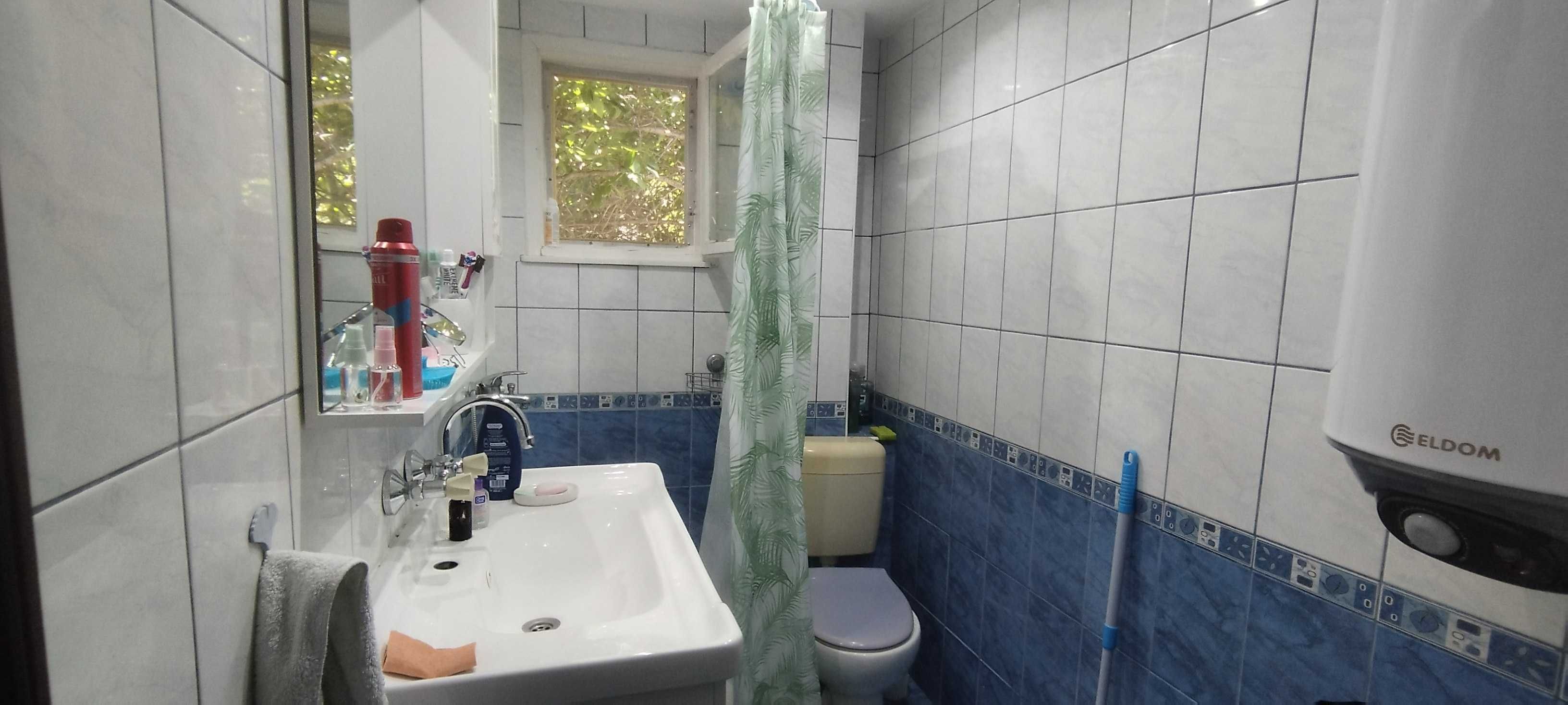 Продавам къща в м. Прибой близо до кв. Галата