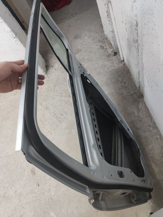 Vând 2 uși dreapta pentru Mercedes C Break 2011, model W204