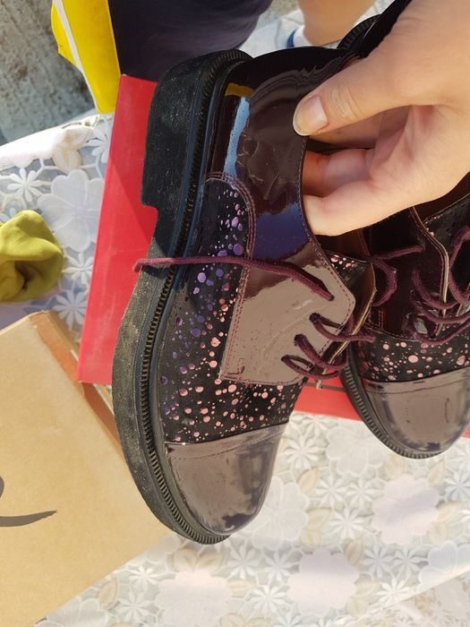 Pantofi dama cu piele întoarsă si lac