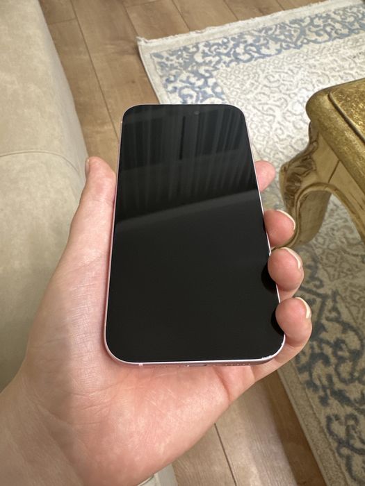 Продам Iphone 15, цвет pink, память 128 гб, обьем батарей 88%
