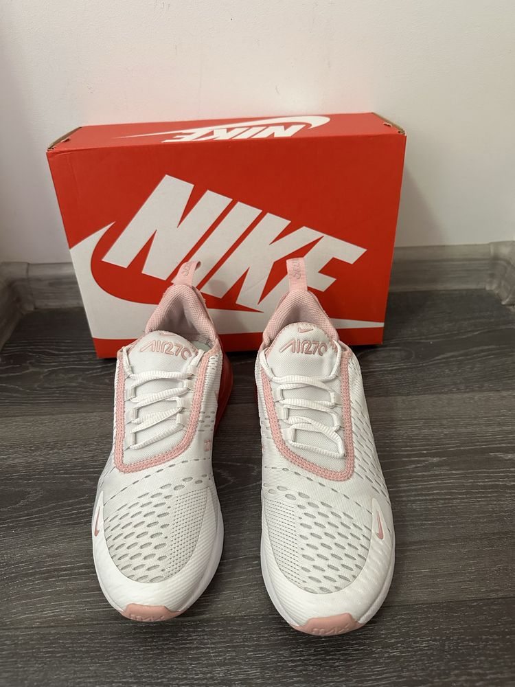 100% Оригинални дамски маратонки Nike Air Max 270