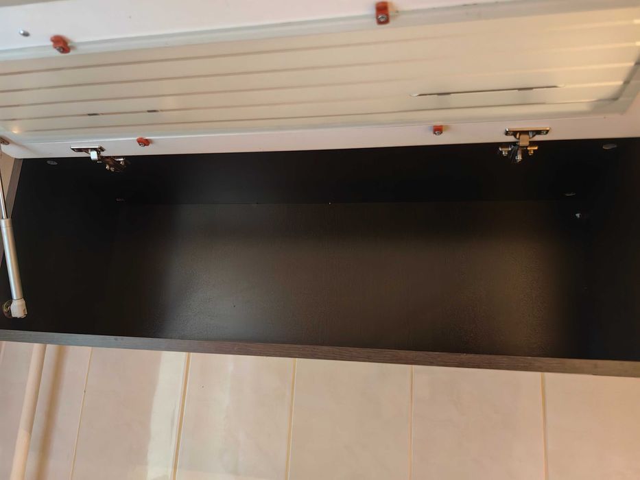 Vand mobila de bucatarie 2.70 m