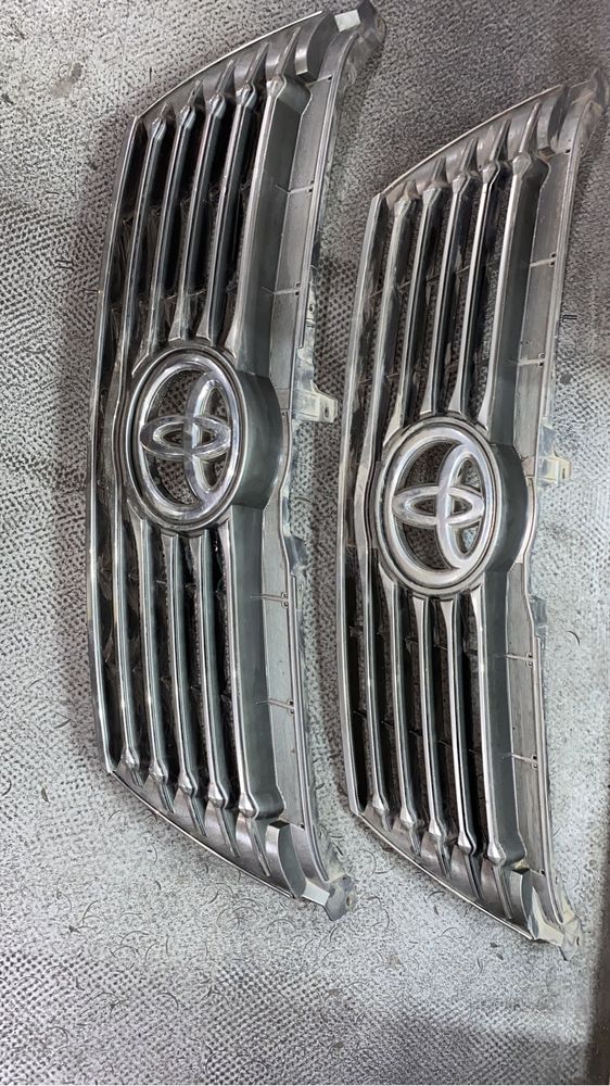 Решетки на Toyota Camry 50