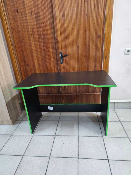 Стол письменный для дома и малого офиса