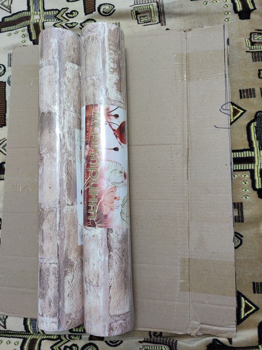 Продам Обои виниловые 5 рулонов новые в упаковке.