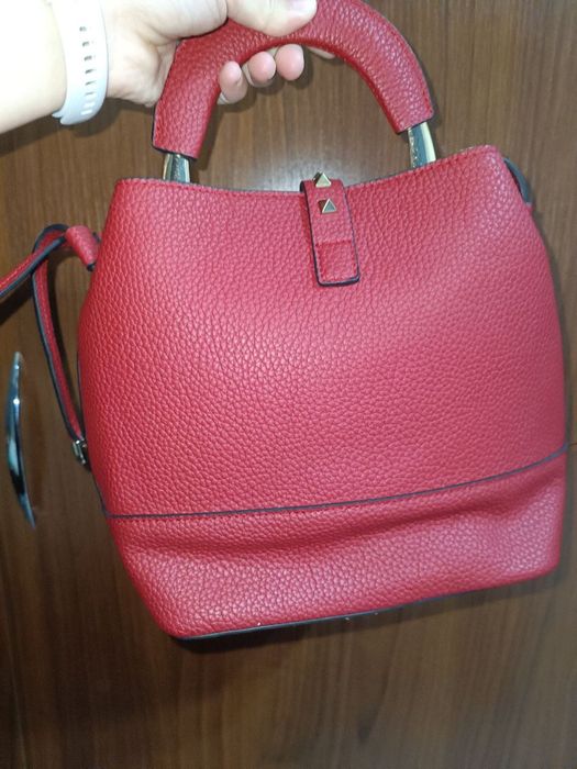 Сумочка женская почти новая(2-3 марта тутилган)