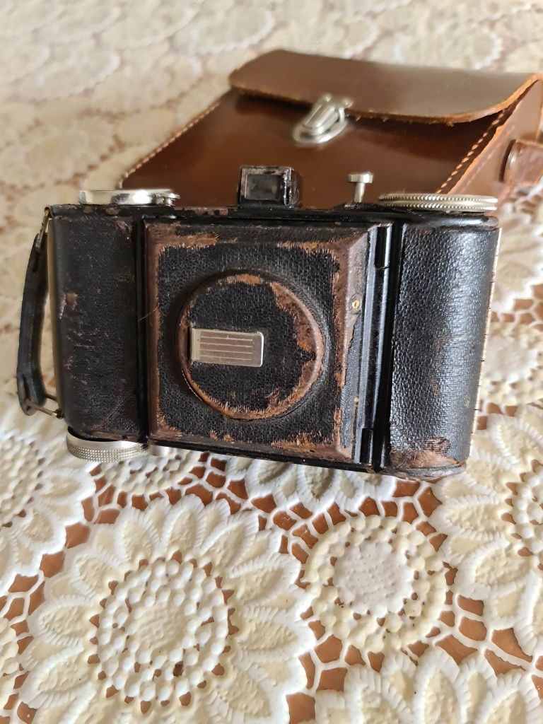 Стар фотоапарат с мех Balba