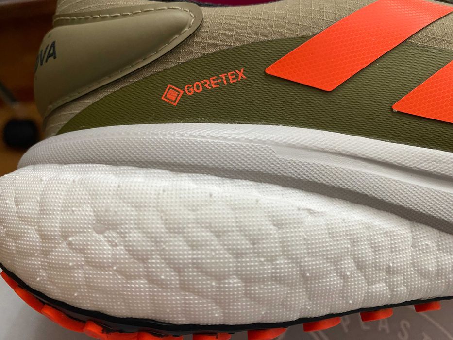 Продавам маратонки Adidas SUPERNOVA GORTEX