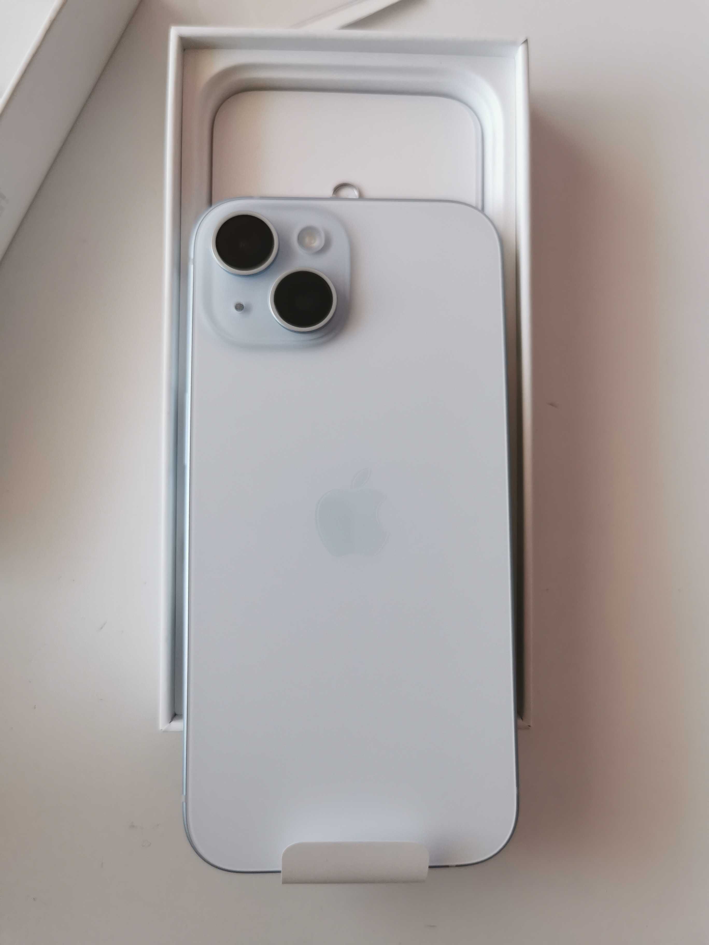 Iphone 15 светло син 256 нов!!!
