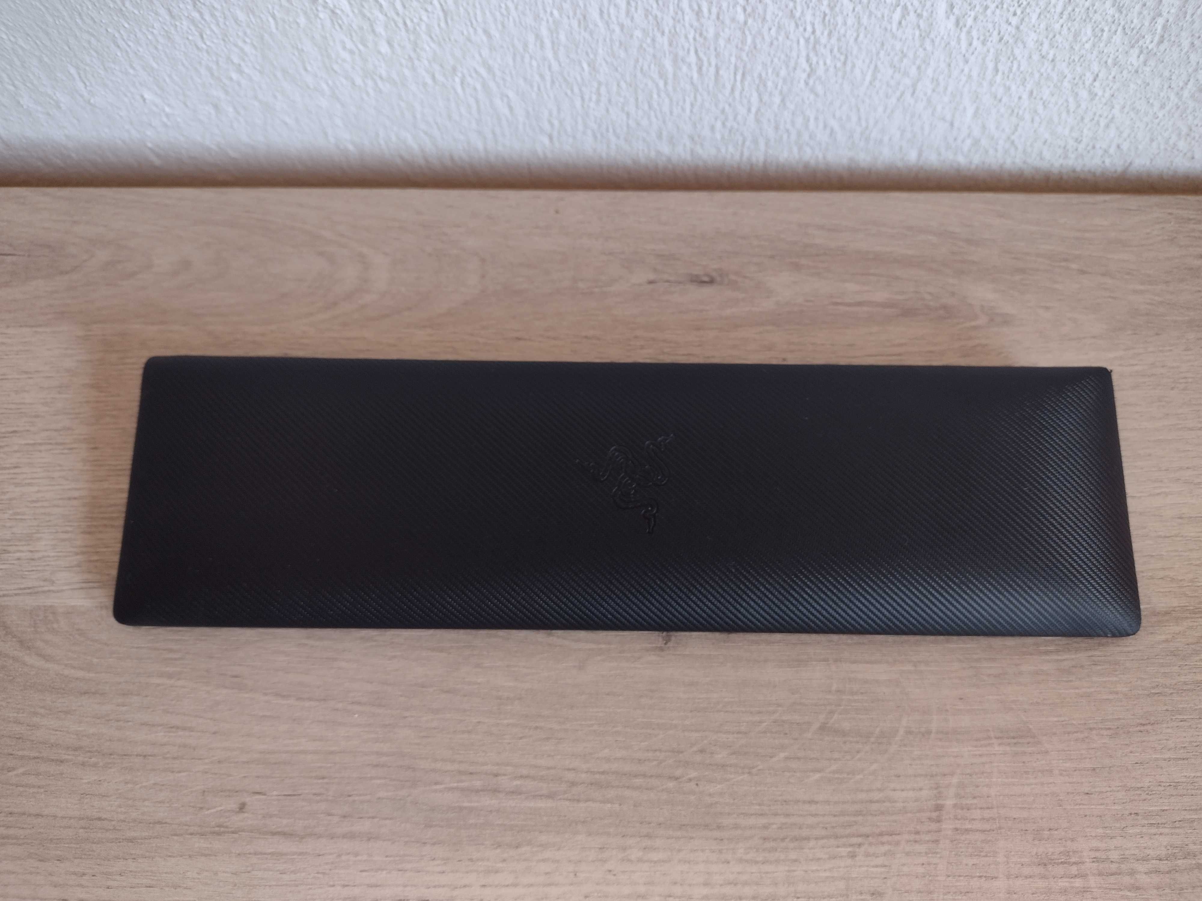 Подложка за китки Razer Ergonomic Keyboard Rest Pro