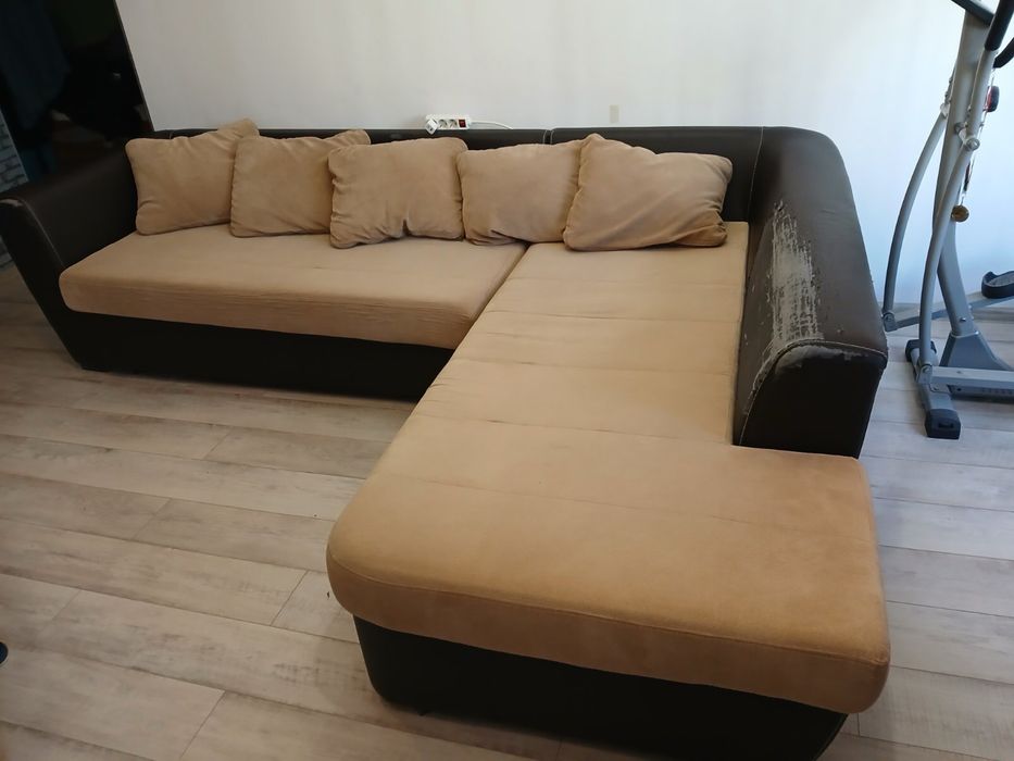 Диван ляв ъгъл с лежанка