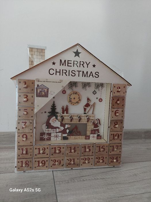 Дървен коледен адвент календар