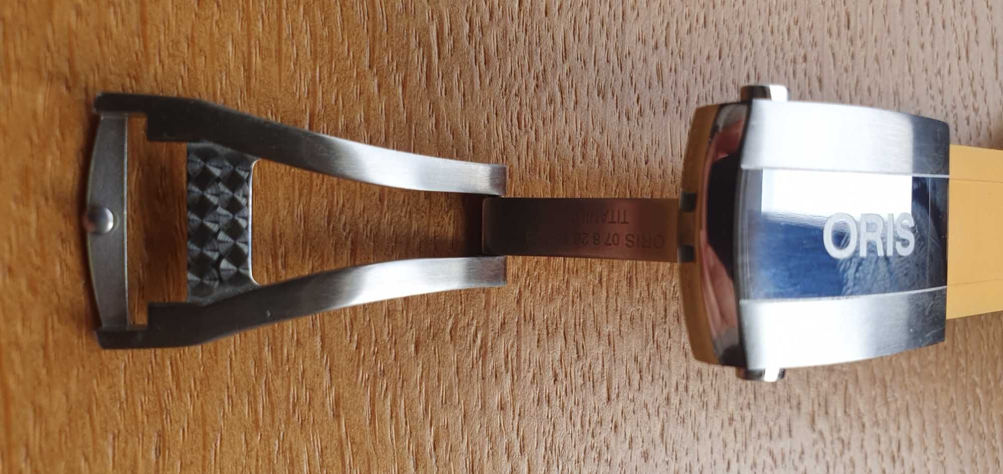Часовник Oris Aquis Depth Gauge 500 meters