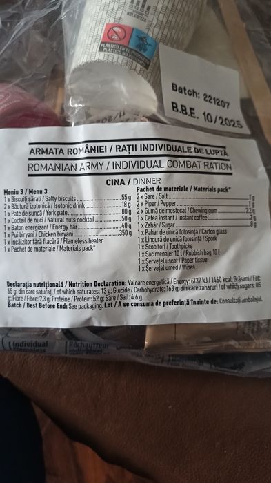 M.R.E. Rație individuala pentru drumeții.
