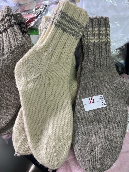 Вълнени чорапи ръчно плетени