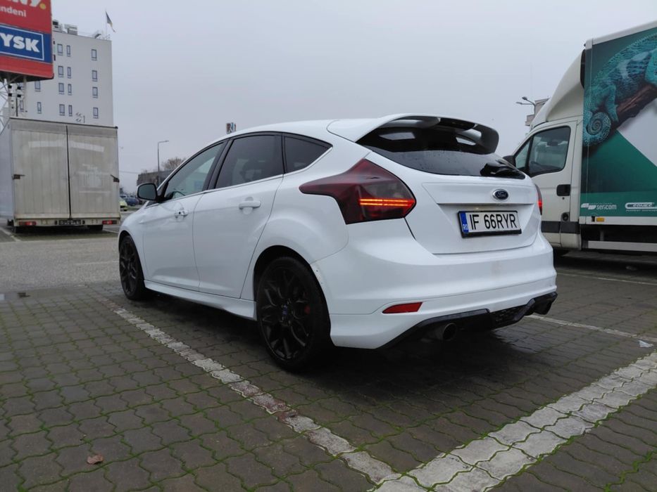 Vând Ford focus pachet St de fabrica 1.6 I de 182cp