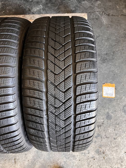 2 anvelope iarna ca NOI 275/40/18 , Pirelli , DOT 2022 , 7.5 mm