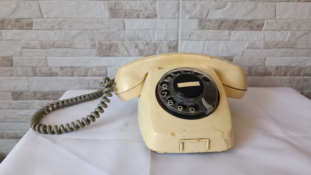 Стар български телефон със слушалка - РЕСПРОМ - ТА100