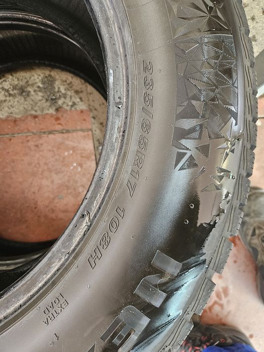 Гуми 235/65/17 2броя