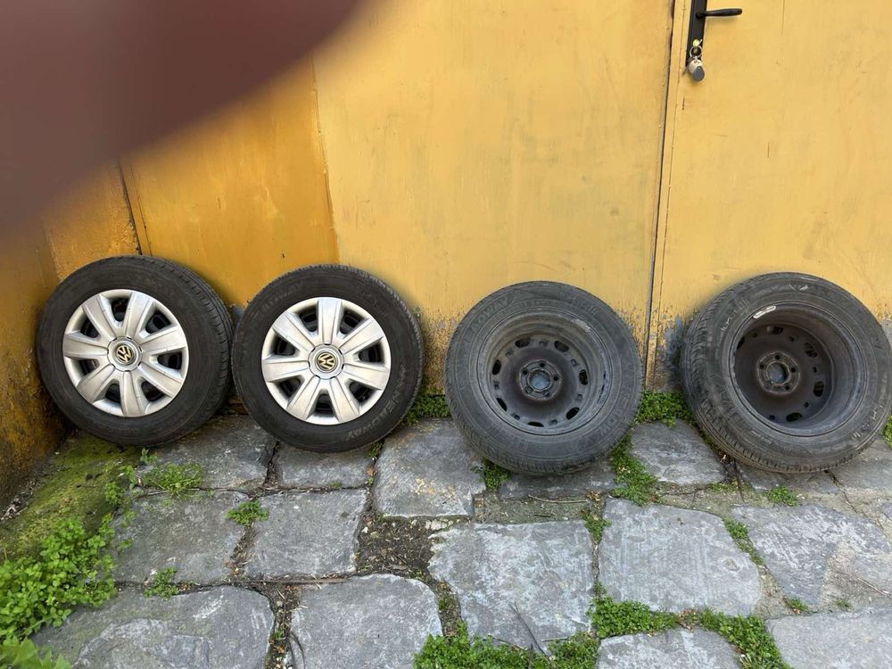 Джанти 14 с нови гуми на 2 месеца и  капаци VW Polo Yaris