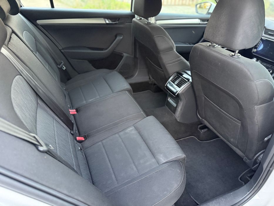 SKODA Superb
Skoda Superb III Break 2.0 TDI 16V 150 cv - Cutie Manuala