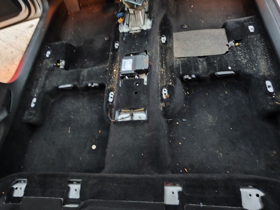 Mochetă podea interior pe negru Volkswagen Passat B6 2005-2010