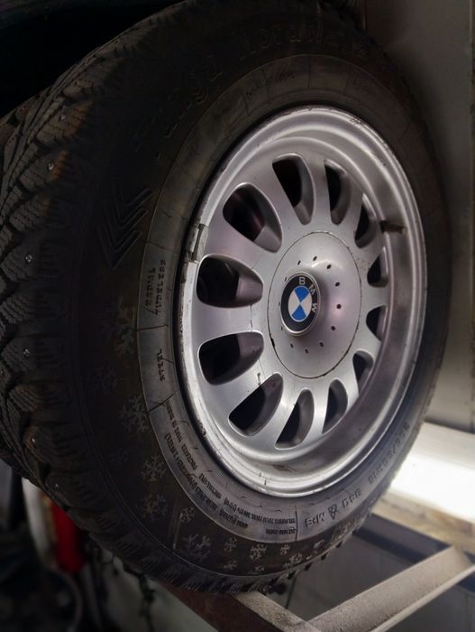 Диски на БМВ е34. Два комплекта