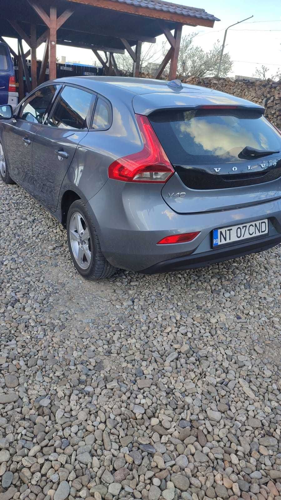 Volvo v40 D2 2015