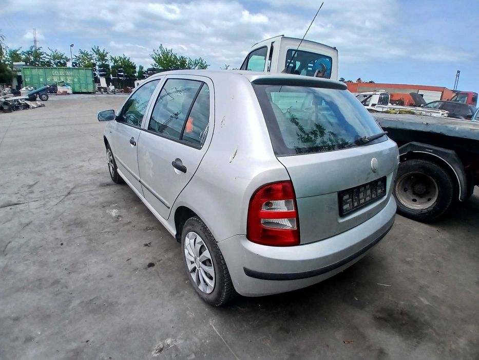 Dezmembram skoda fabia 1