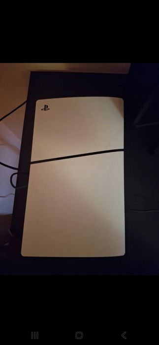 Vând Ps5 slim 1tb