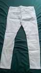 vand blugi bershka full white rupti marimea eur 44 stare perfecta