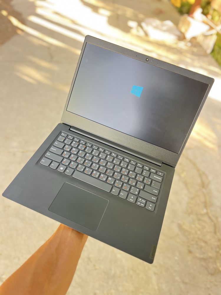 Lenovo V14 sotiladi