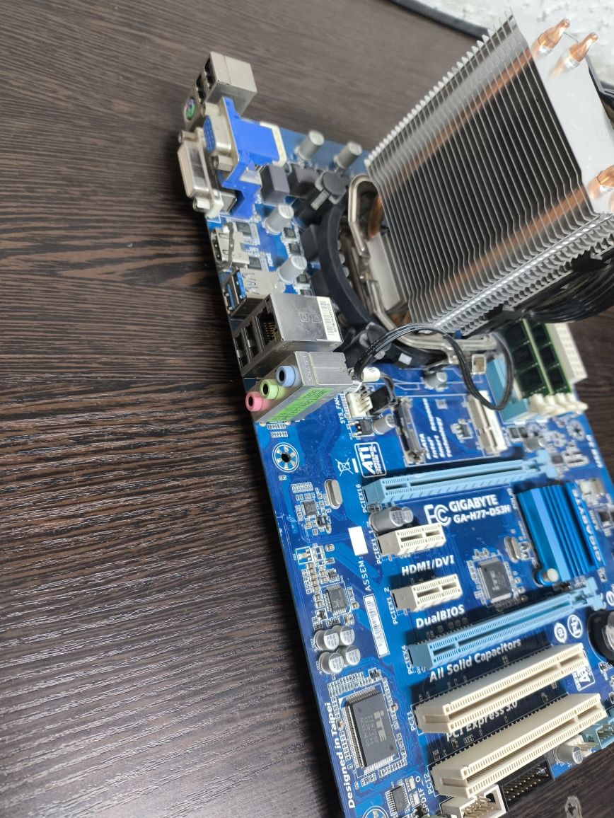Gigabyte H77+i5 2300+16Gb