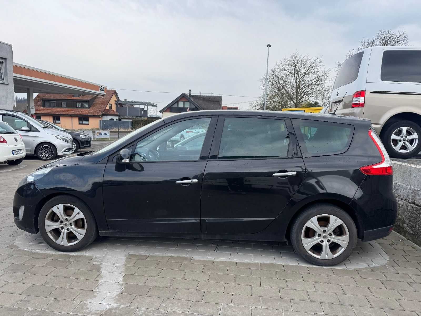 Piese Renault Grand Scenic 3 2010 bara fata faruri motor cutie jante